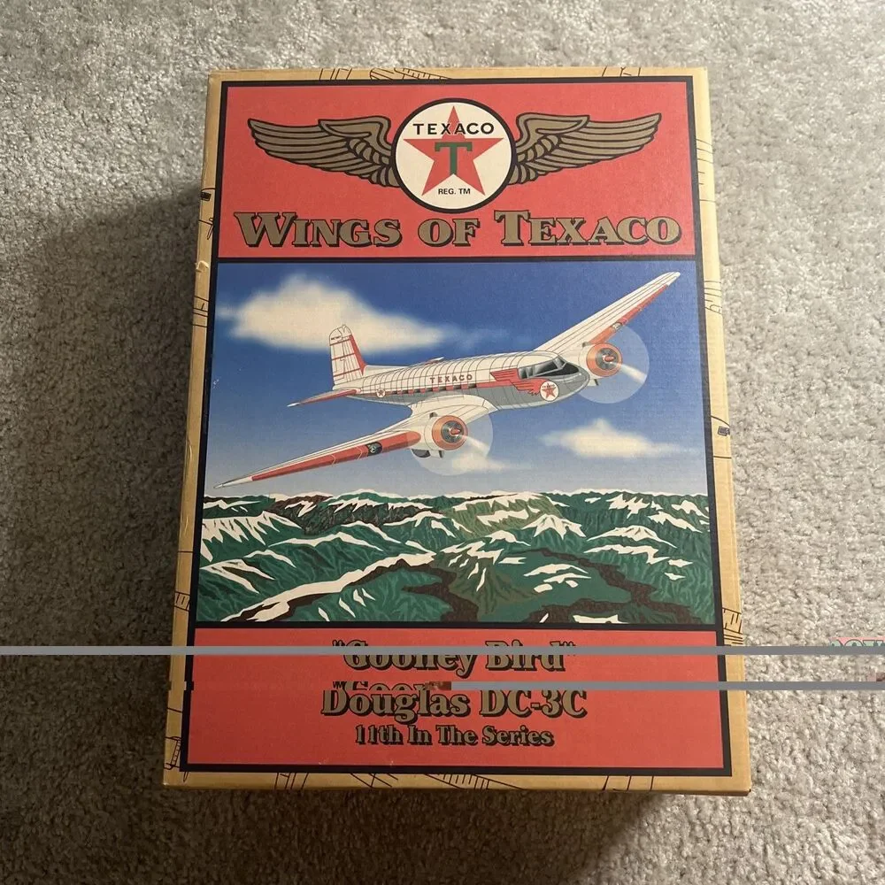 Ertl 2003 Wings of Texaco Gooney Bird Douglas DC-3C 11th Series - Wheel Broken